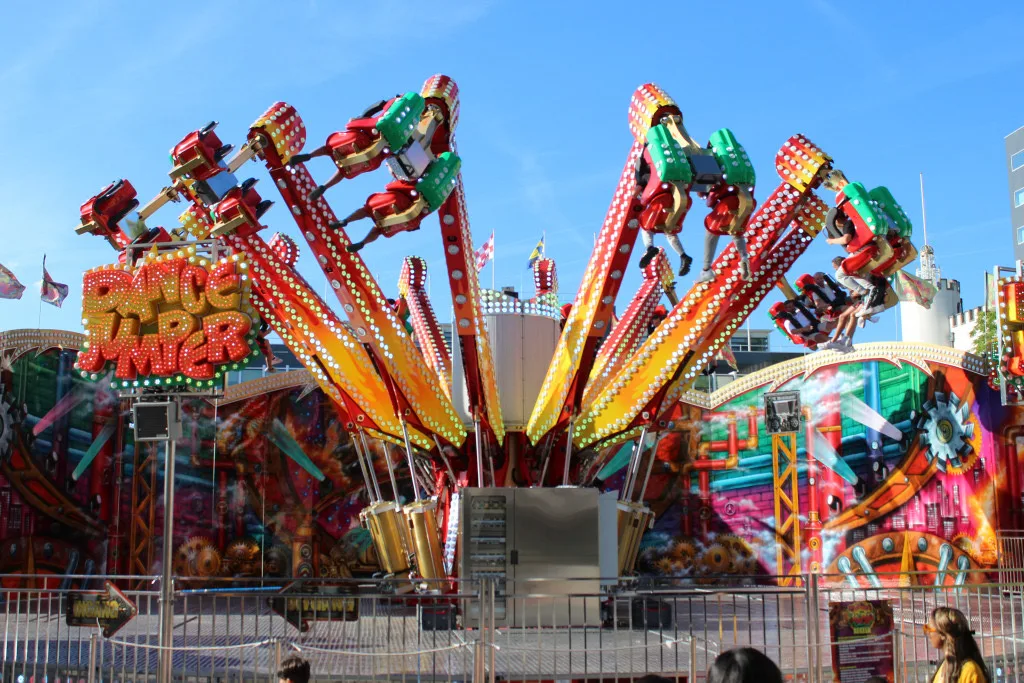 Der Dance Jumper ist in diesem Jahr zum ersten Mal in Wetzikon. Eine Chilbi-Bahn, die etwas an einen Kraken erinnert.